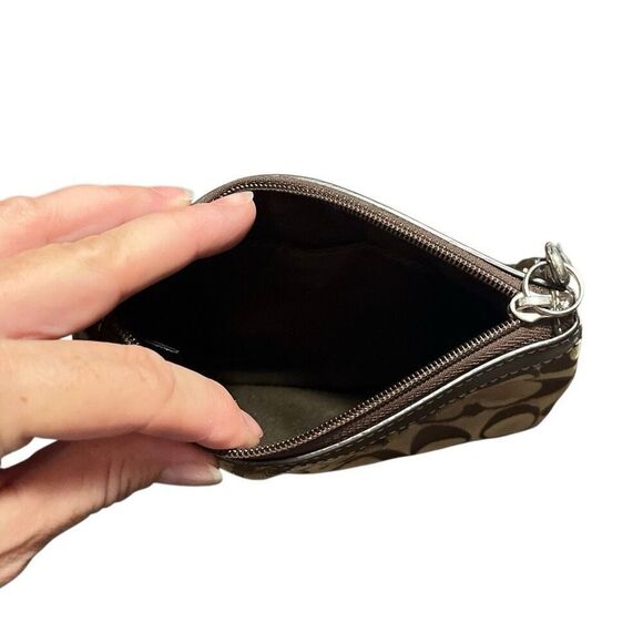 Classic Coach wristlet - Picture 3 of 3